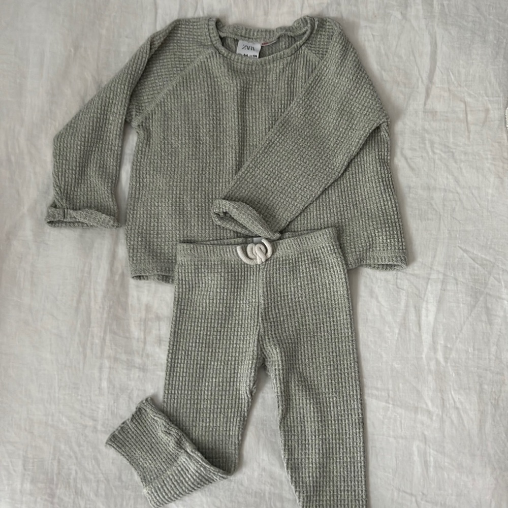 Zara girls waffle knit set | sage green | gently used